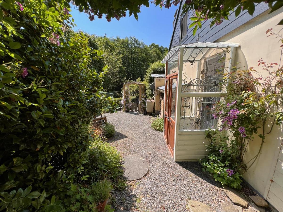Les Trois Fenetres Bed and Breakfast Beauficel Εξωτερικό φωτογραφία