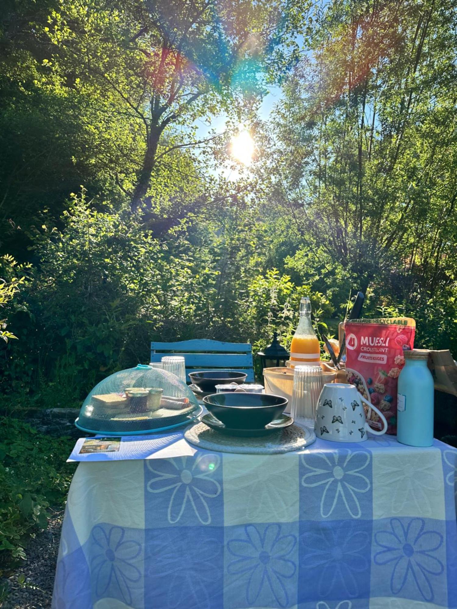 Les Trois Fenetres Bed and Breakfast Beauficel Εξωτερικό φωτογραφία